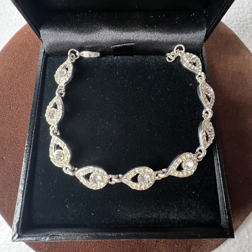 Teardrop‎ Rhinestones Silver Bracelet Wedding Holidays Formals Business Coctails